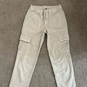 American Eagle cargo pants in size 2